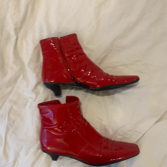 ❤️ RED vinyl prada boots ❤️ - Picture 3 of 7